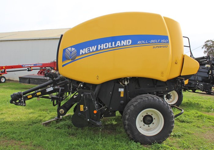 New Holland Roll-Belt 150 Superfeed Round Baler