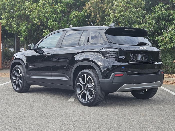 2024 Jeep Avenger Summit