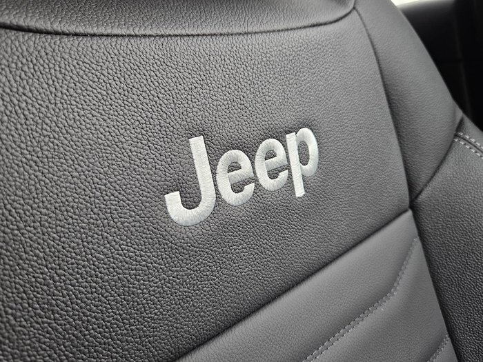 2024 Jeep Avenger Summit