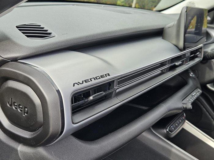 2024 Jeep Avenger Summit