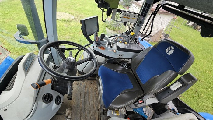 2016 New Holland T7.210 Blue