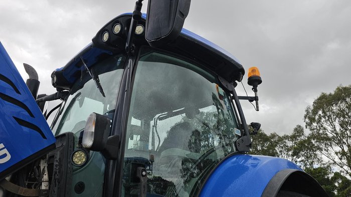 2016 New Holland T7.210 Blue