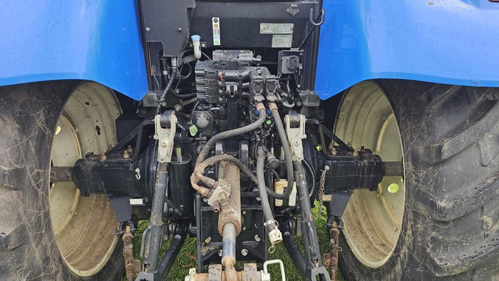 2016 New Holland T7.210 Blue