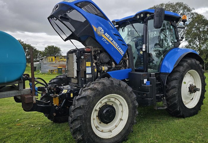 2016 New Holland T7.210 Blue
