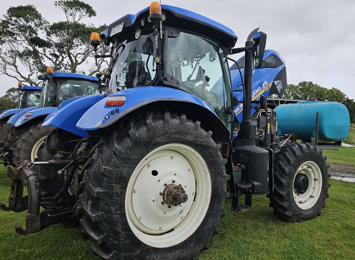 2016 New Holland T7.210 Blue
