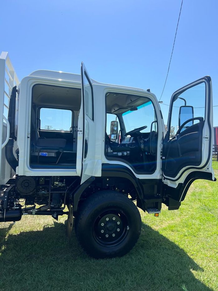 2024 Isuzu F Series FSS110-210 Beige