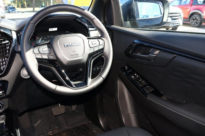 2024 Isuzu D-MAX BLADE