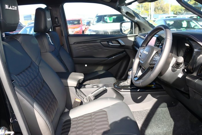 2024 Isuzu D-MAX BLADE