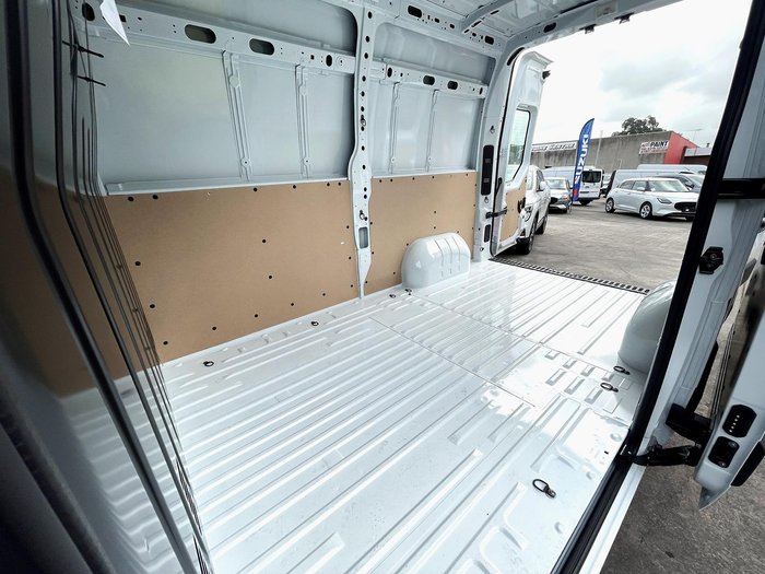 2024 Renault Master Pro 110kW X62 Phase 2 MY24 Mineral White