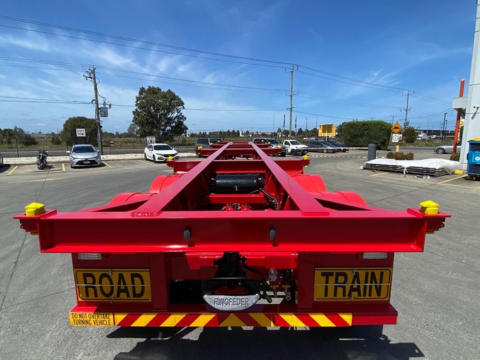 2025 Krueger 40' Skeletal C/W 12 Twist Locks Red