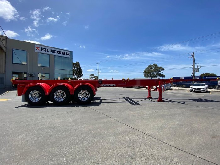 2025 Krueger 40' Skeletal C/W 12 Twist Locks Red