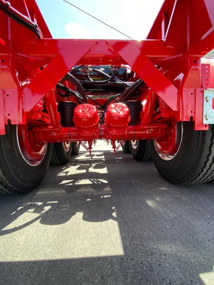 2025 Krueger 40' Skeletal C/W 12 Twist Locks Red