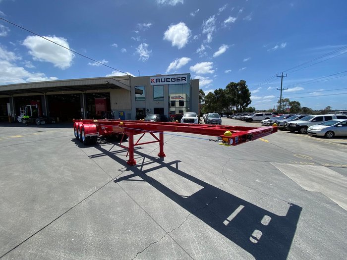 2025 Krueger 40' Skeletal C/W 12 Twist Locks Red
