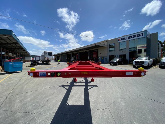 2025 Krueger 40' Skeletal C/W 12 Twist Locks Red