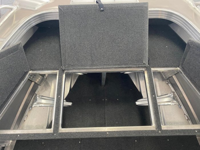 2025 QUINTREX 420 Renegade SC