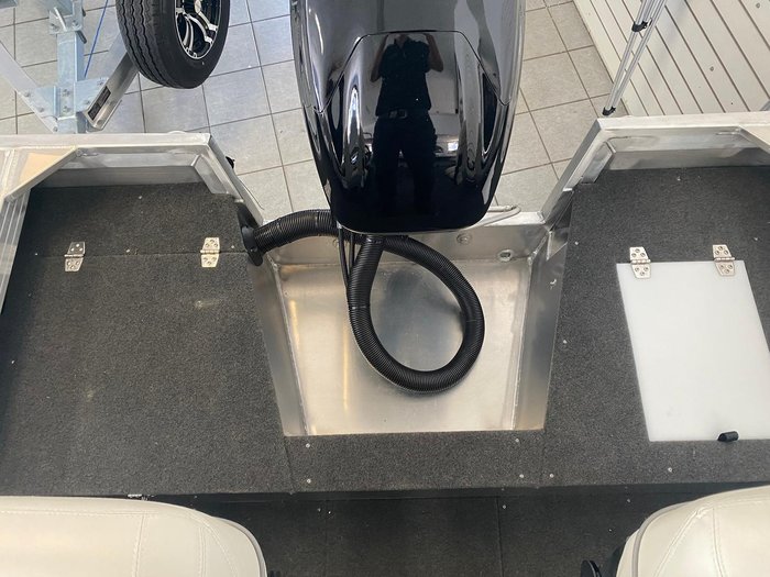 2025 QUINTREX 420 Renegade SC