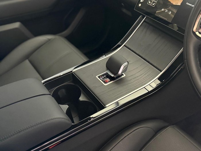 2024 Land Rover Range Rover Velar P400 Dynamic HSE