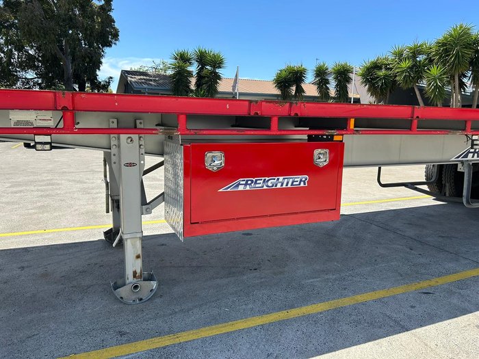 2015 Maxitrans St3 48' Flat Deck Open Semi Red