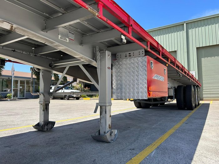 2015 Maxitrans St3 48' Flat Deck Open Semi Red