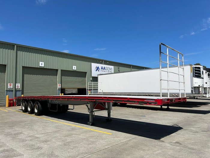 2015 Maxitrans St3 48' Flat Deck Open Semi Red