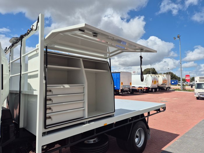 2016 Isuzu Trucks NPS 75/45-155 4x4 Tray and Boxes