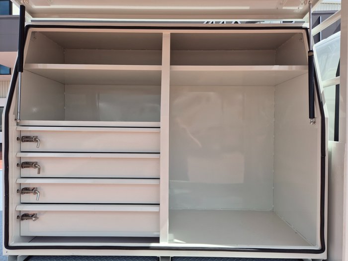 2016 Isuzu Trucks NPS 75/45-155 4x4 Tray and Boxes