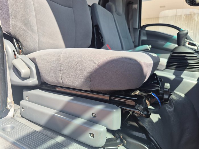 2016 Isuzu Trucks NPS 75/45-155 4x4 Tray and Boxes