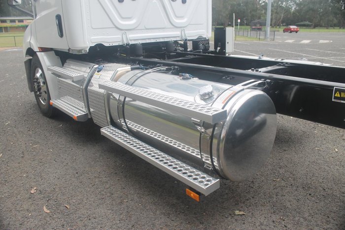 2022 Freightliner Cascadia 116 White