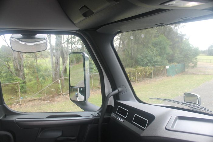 2022 Freightliner Cascadia 116 White