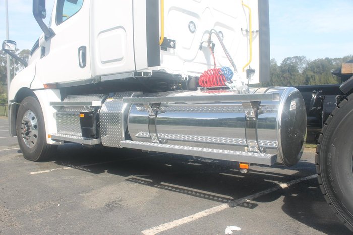 2024 Freightliner Cascadia 126 White