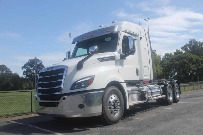 2024 Freightliner Cascadia 126 White