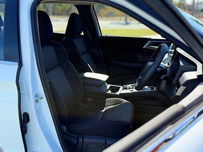 2024 Mitsubishi Outlander ES