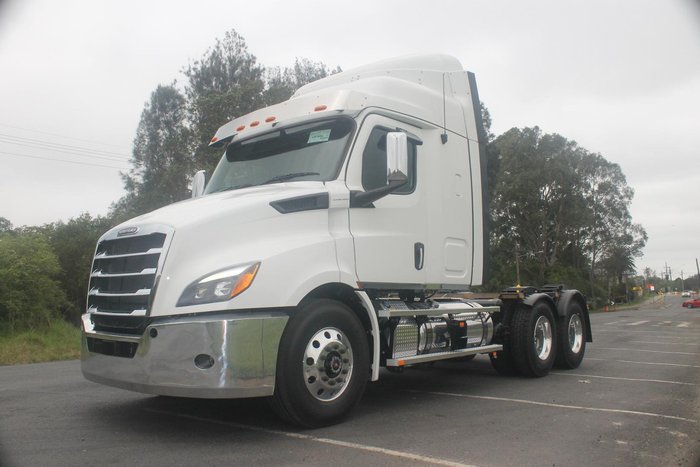 2024 Freightliner Cascadia 116 White