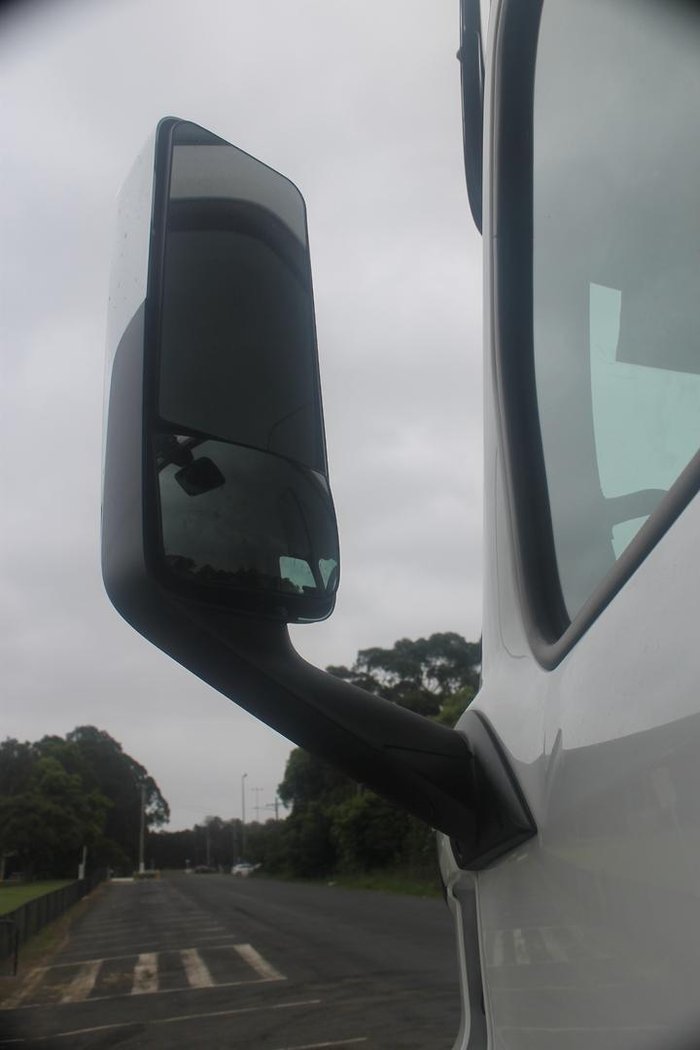 2024 Freightliner Cascadia 116 White