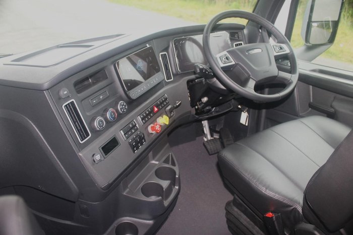 2024 Freightliner Cascadia 116 White