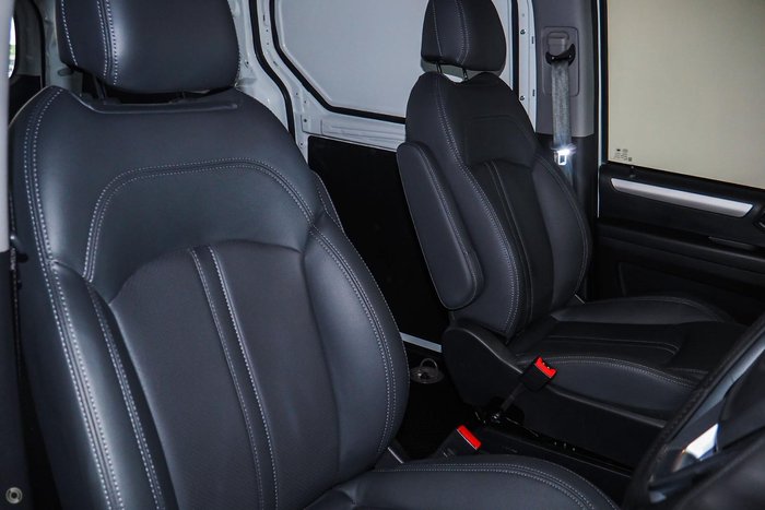 2023 LDV G10 +