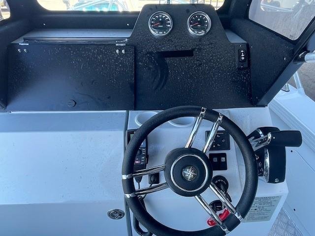 2025 Stacer 659 Ocean Ranger Centre Cab HT