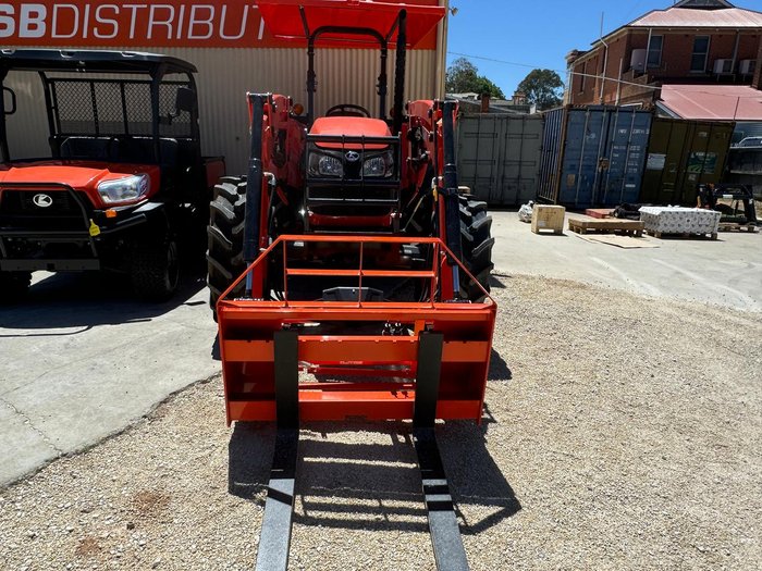 2024 Kubota M7040suhd
