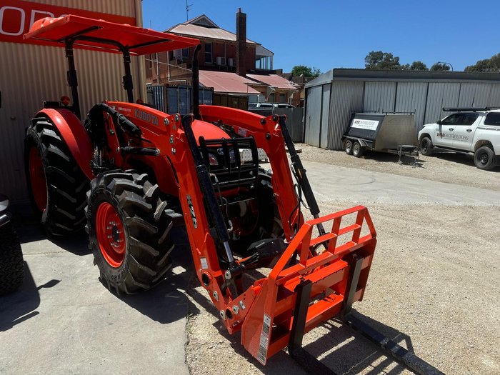 2024 Kubota M7040suhd