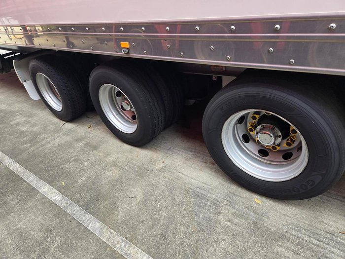 2020 Maxi Trans 24P Dry Van Ro Ro System White