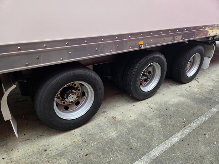 2020 Maxi Trans 24P Dry Van Ro Ro System White