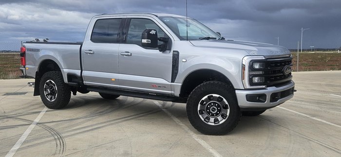 2023 Ford F350 Lariat