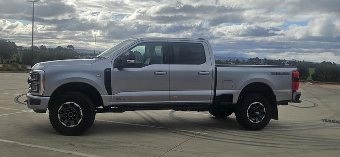 2023 Ford F350 Lariat