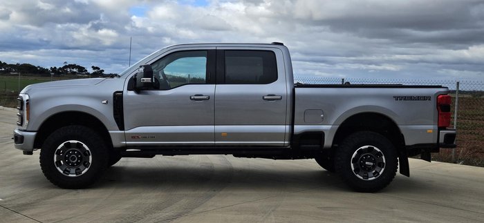 2023 Ford F350 Lariat