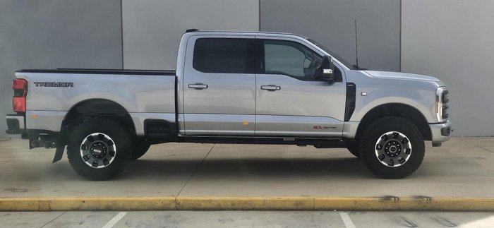 2023 Ford F350 Lariat