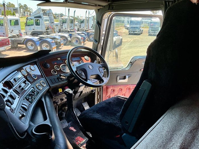 2013 Kenworth K200 Low Klm 501000 E5 Light Use Hist $145000+Gst 7834 Hours KENWORTH K200 AERODYNE WHITE