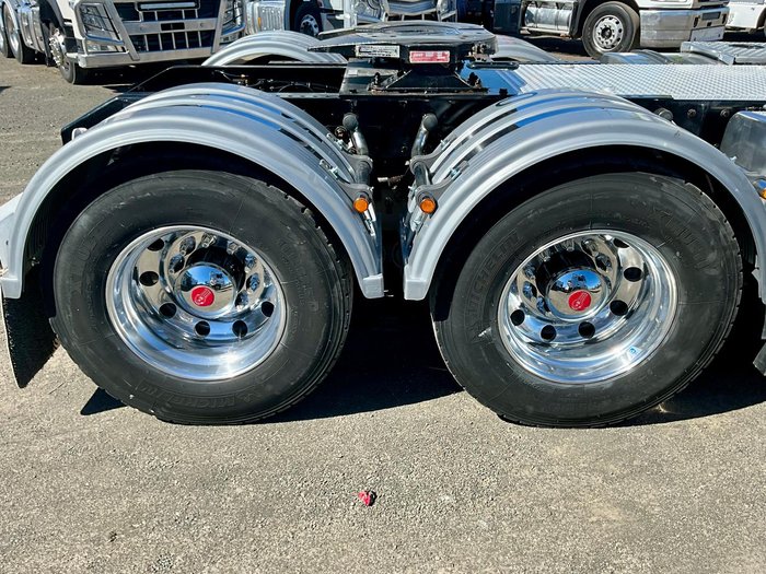 2013 Kenworth K200 Low Klm 501000 E5 Light Use Hist $145000+Gst 7834 Hours KENWORTH K200 AERODYNE WHITE