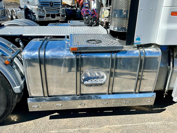 2013 Kenworth K200 Low Klm 501000 E5 Light Use Hist $145000+Gst 7834 Hours KENWORTH K200 AERODYNE WHITE