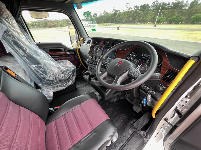2024 Kenworth T610 Series T610SAR White
