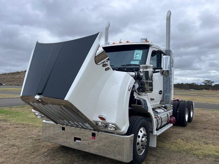 2024 Kenworth T610 Series T610SAR White